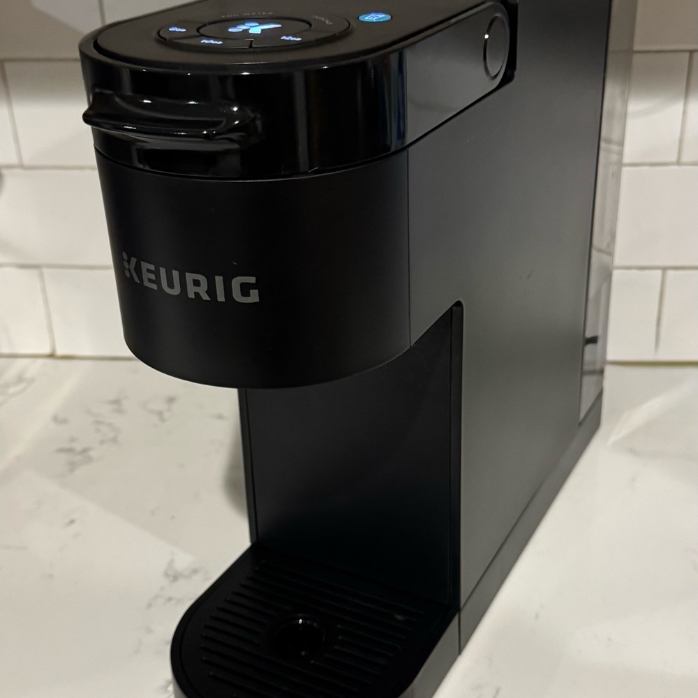 Keurig Matte Black Single Serve Brewer